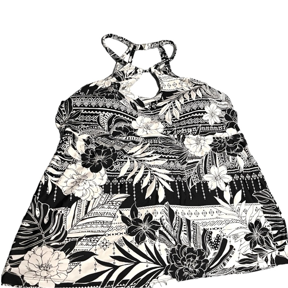 St. John’s Bay swimsuit top. Size 16.